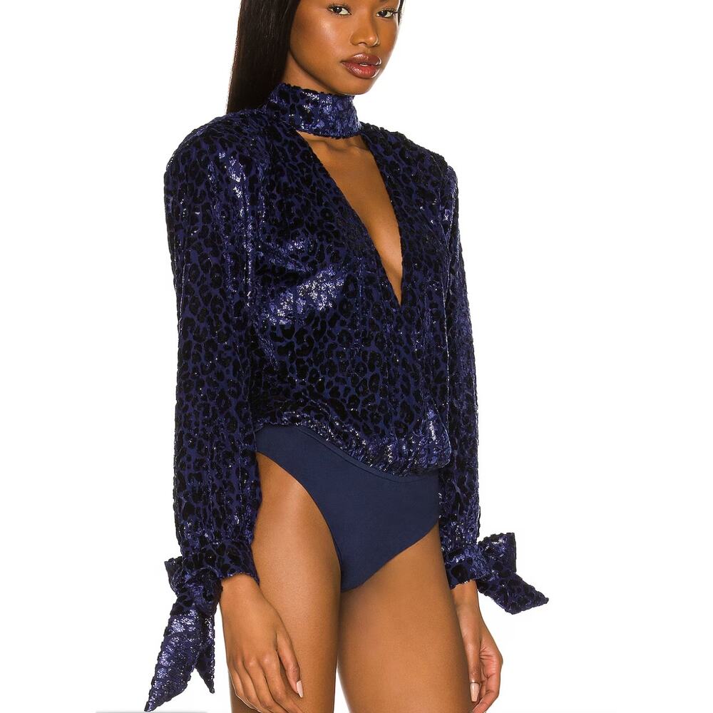 Lovers + Friends Blue Plunging Velvet Top MEDIUM Cocktail Party Bows $178 NEW - Picture 4 of 10